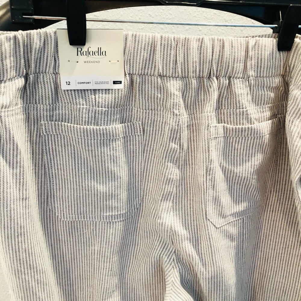 Ladies capris - Picture 2 of 5